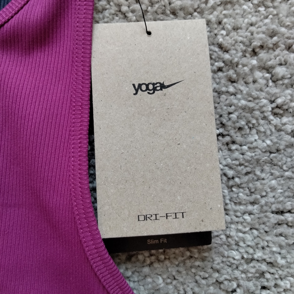 NWT XL Nike Yoga Dri-Fit Purple Stretch Tank Top Keyhole Back Athletic Top NEW - Picture 3 of 9